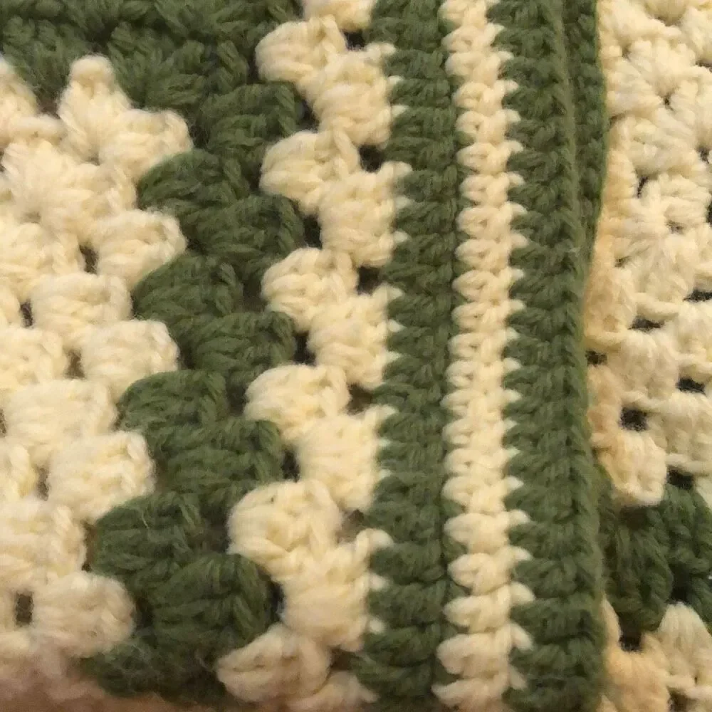 Vintage Grandmas afghan, hand, knitted blanket ￼throw rectangular loden Green an